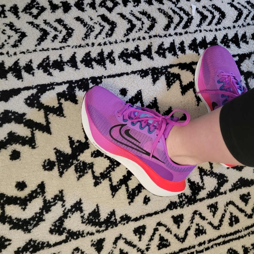 Brand New Nike Zoom Fly 5 Womens size 9 (no box)